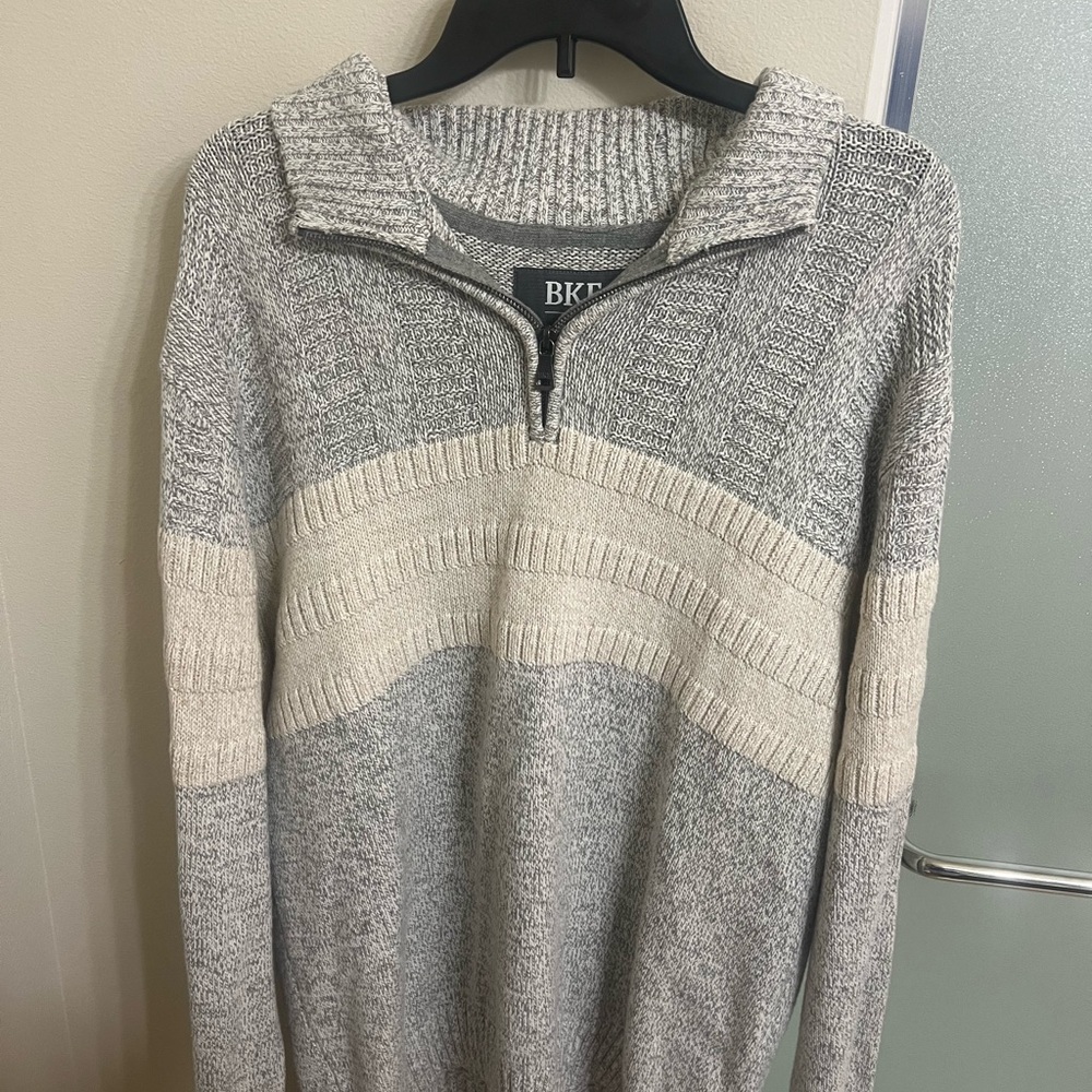 BKE Gray and Cream Knit Pullover